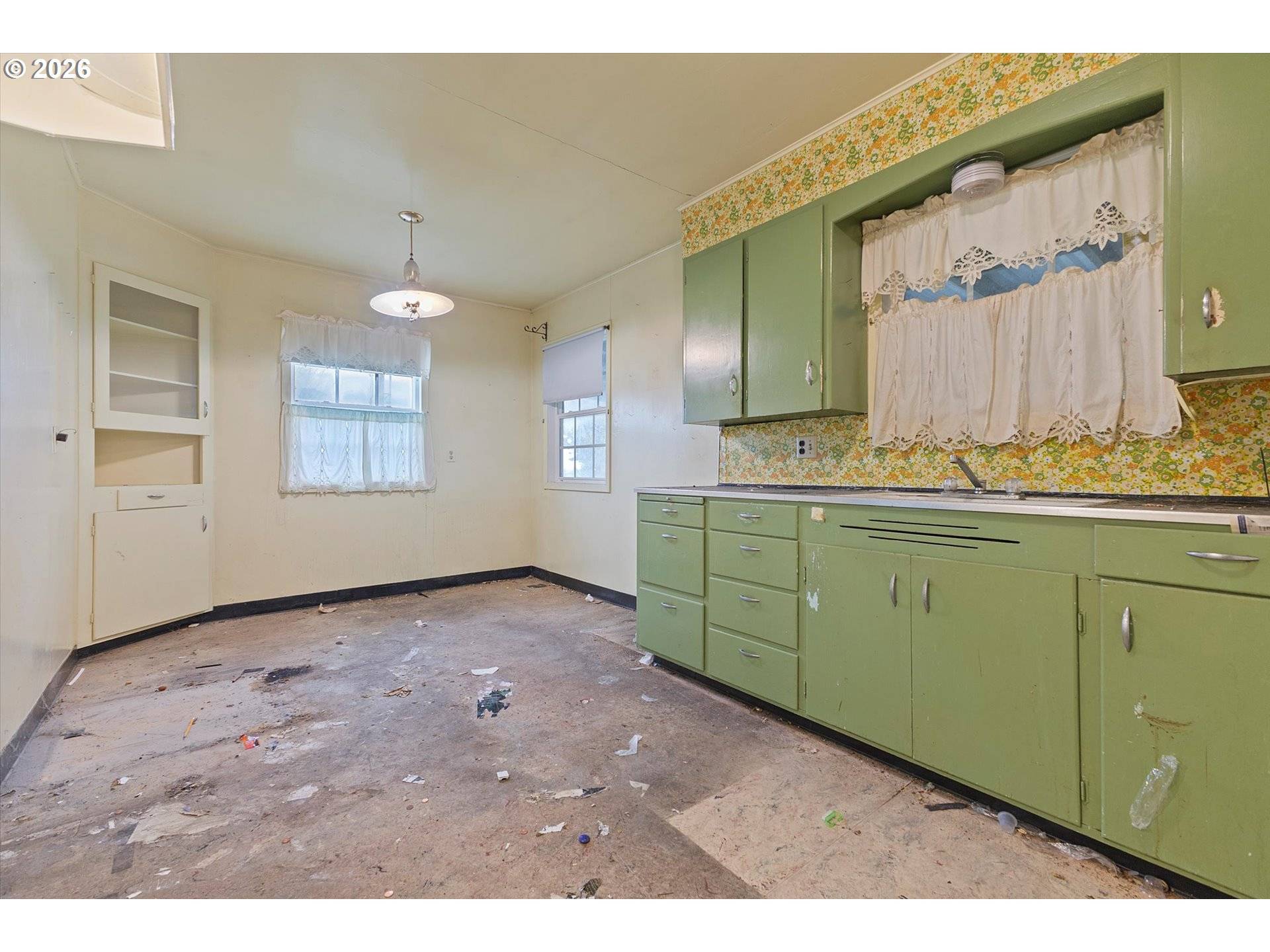 St Paul, OR 97137,20294 NEIL ST