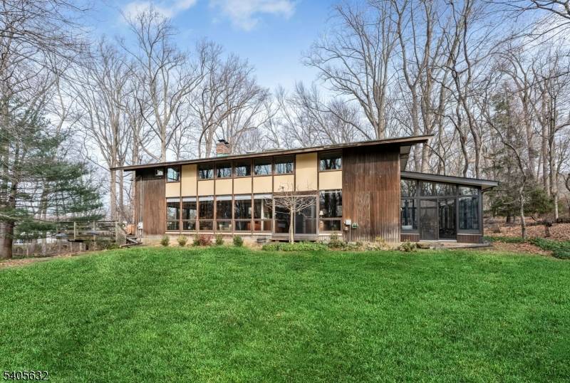 Closter Boro, NJ 07624,155 Hickory Ln