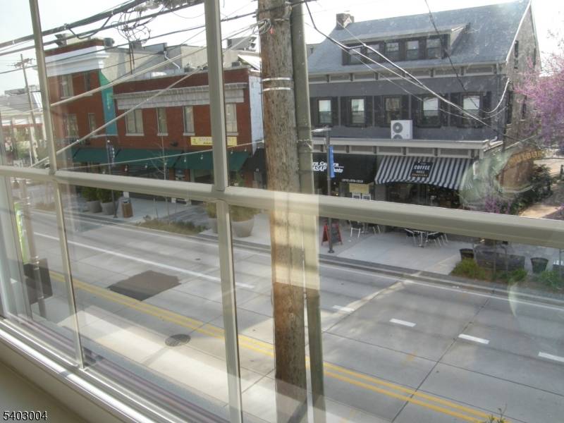 Millburn Twp., NJ 07041,42-44 Main St