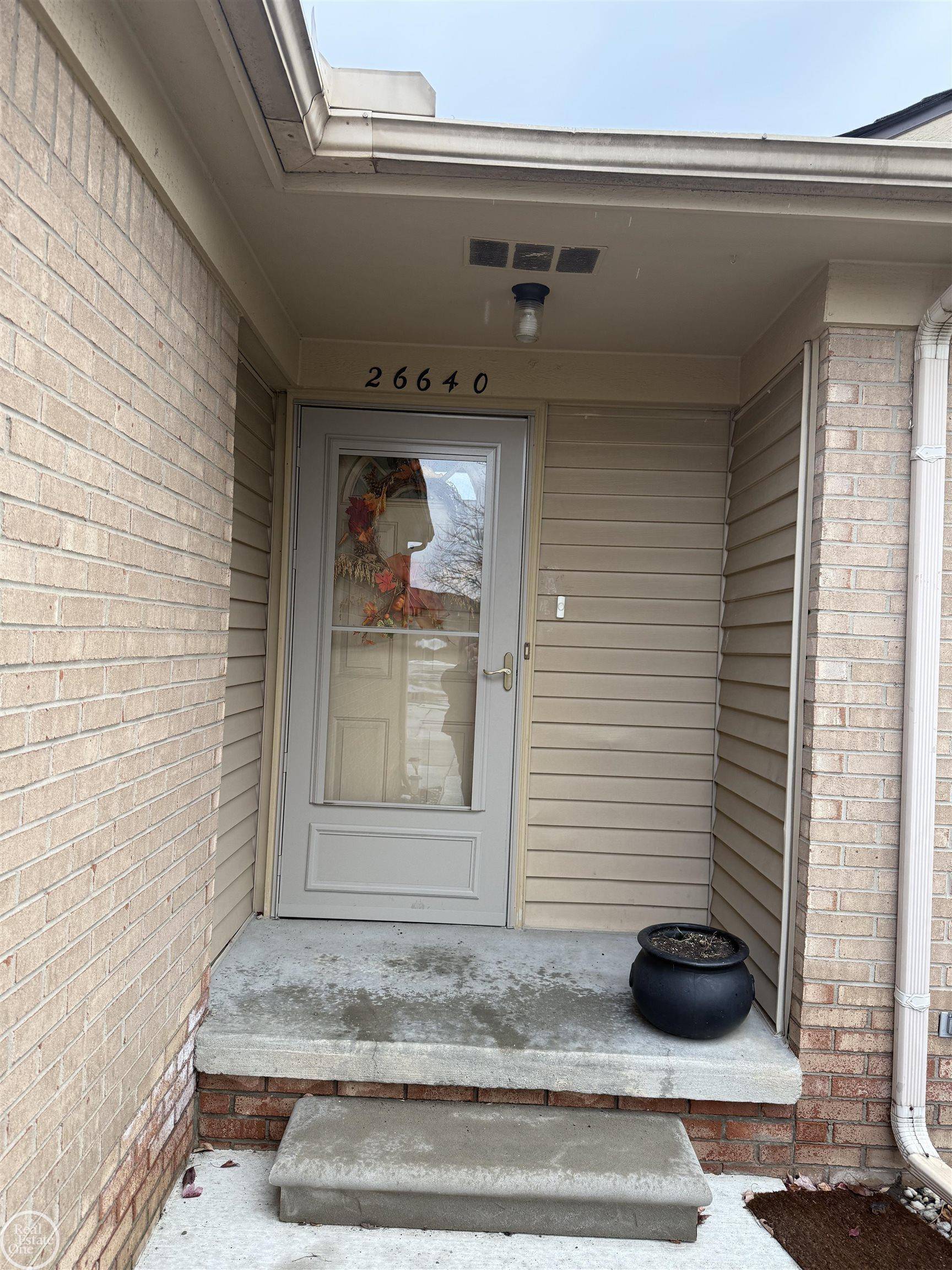 Warren, MI 48091,26640 Daniela DR