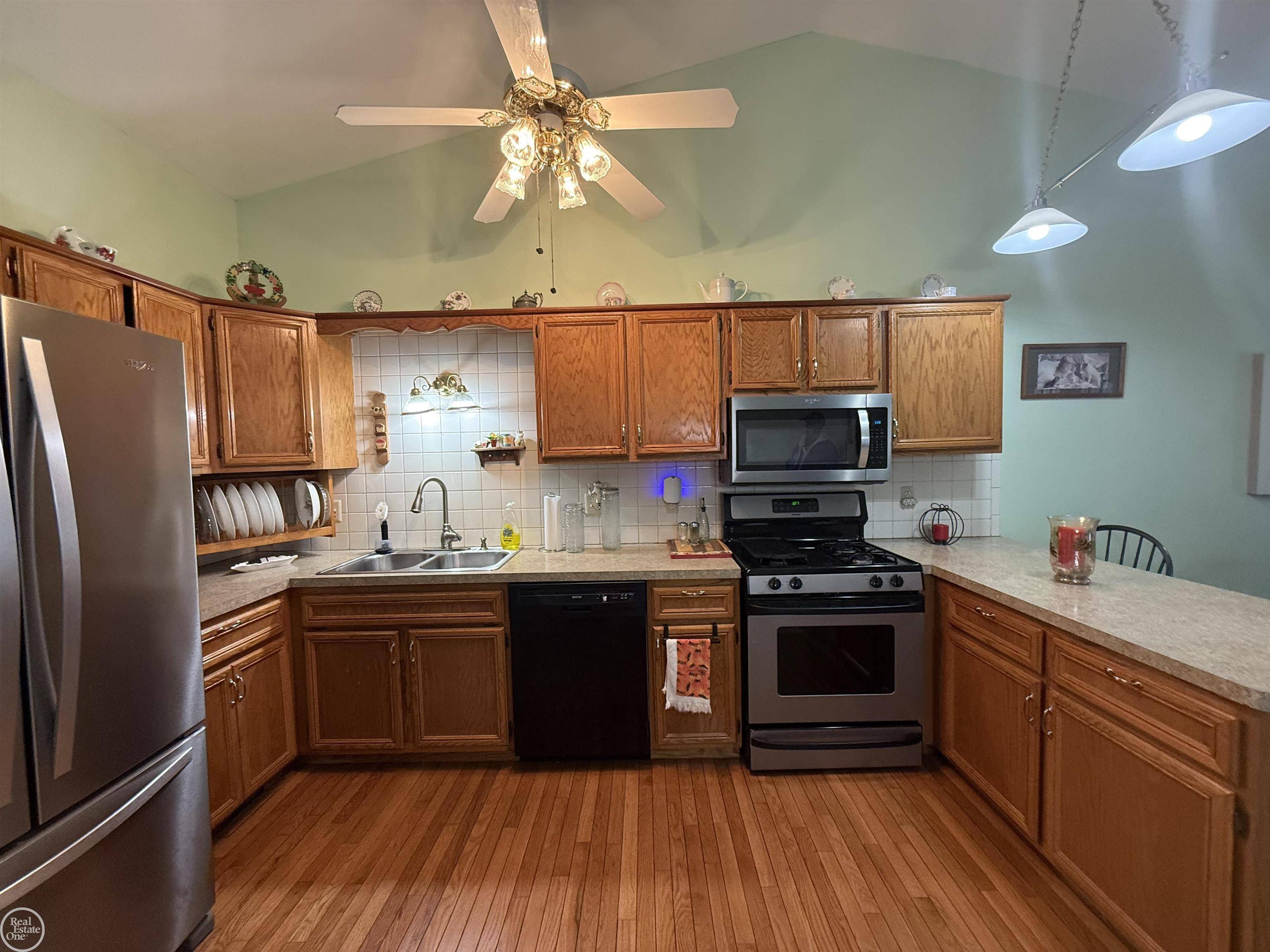 Warren, MI 48091,26640 Daniela DR