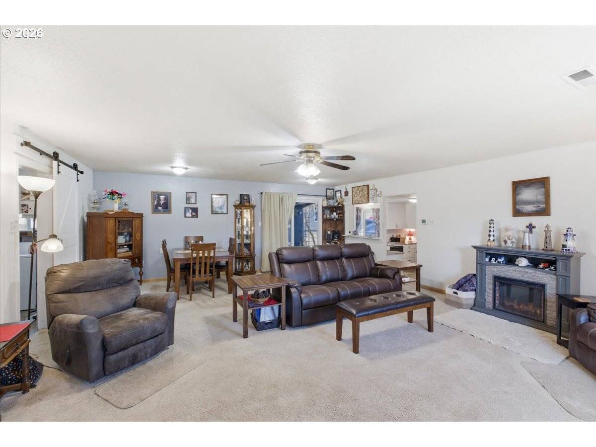 Sweet Home, OR 97386,2295 CEDAR ST