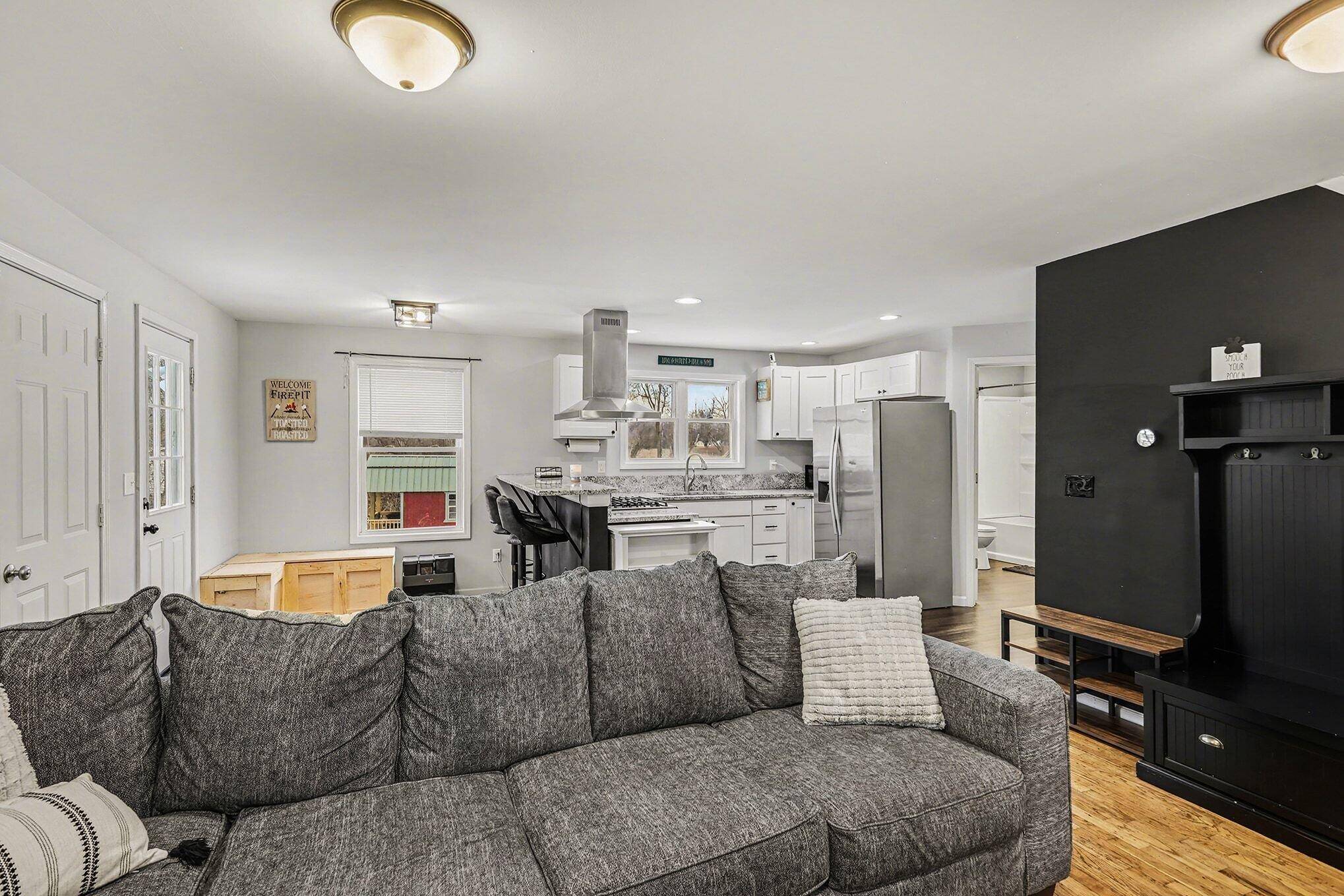 Jackson, MI 49201,291 Ackerson Lake DR