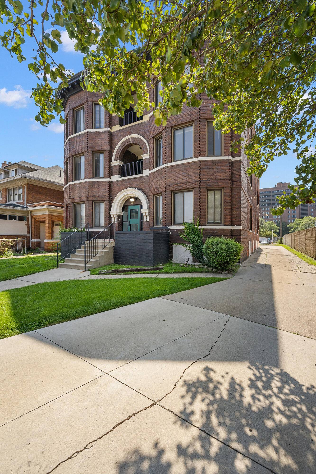 Detroit, MI 48201,68 E Willis ST #5