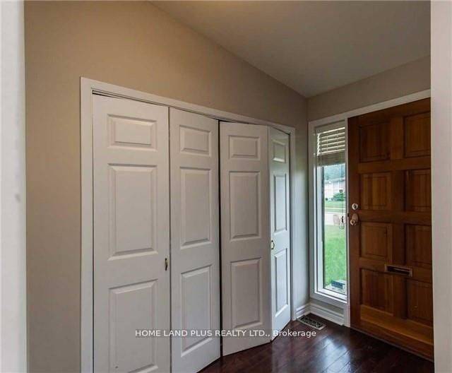 Toronto C13, ON M3B 2H1,20 Larkfield DR