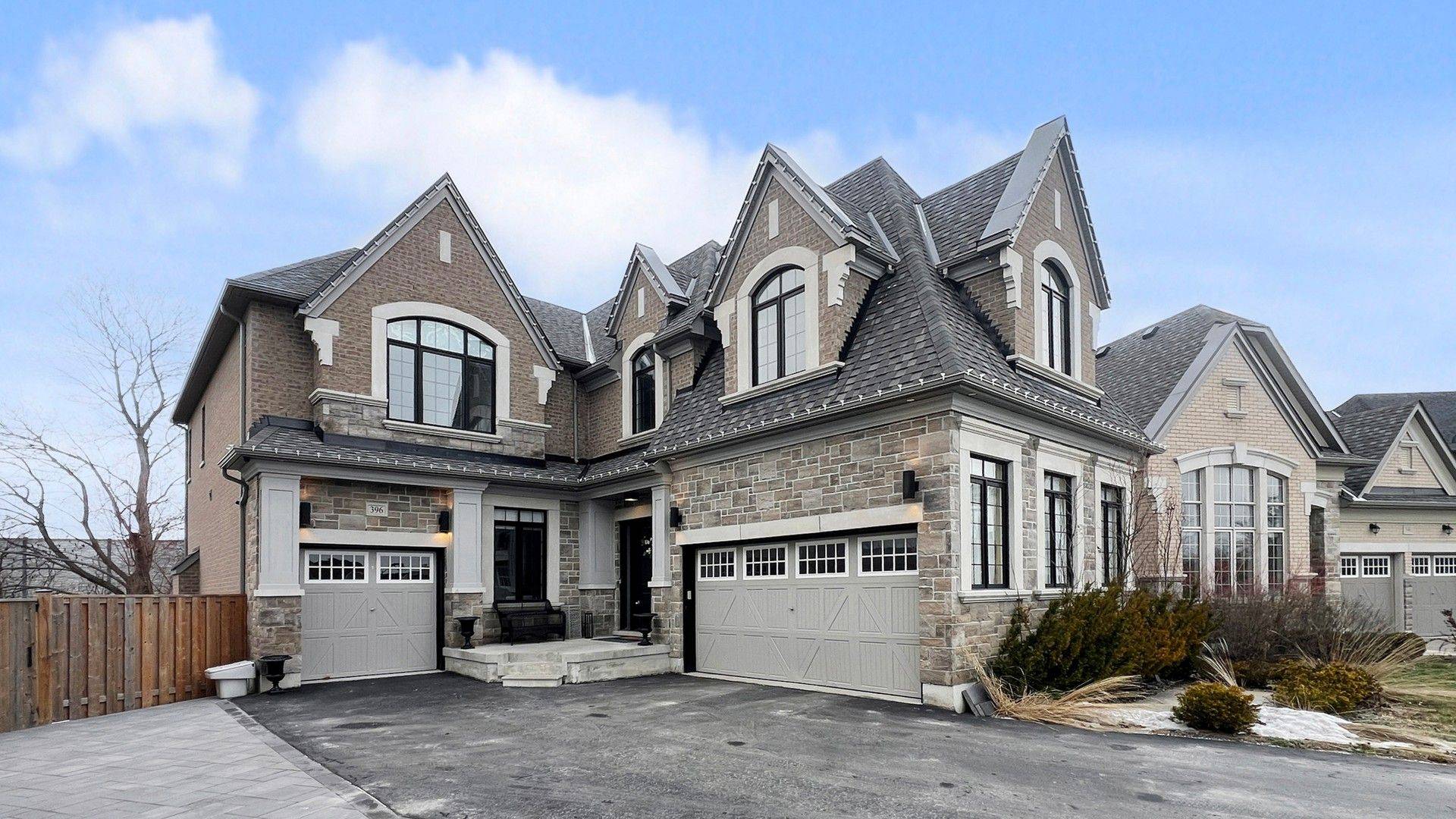 Pickering, ON L1W 4A9,396 Frontier CT