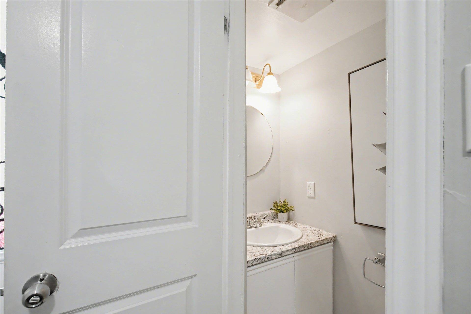 Oshawa, ON L1G 7T3,1133 Ritson RD