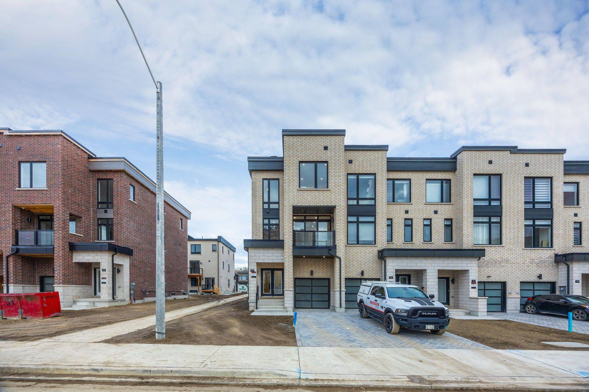 Toronto E09, ON M1P 0G9,150 Danielle Moore CIR