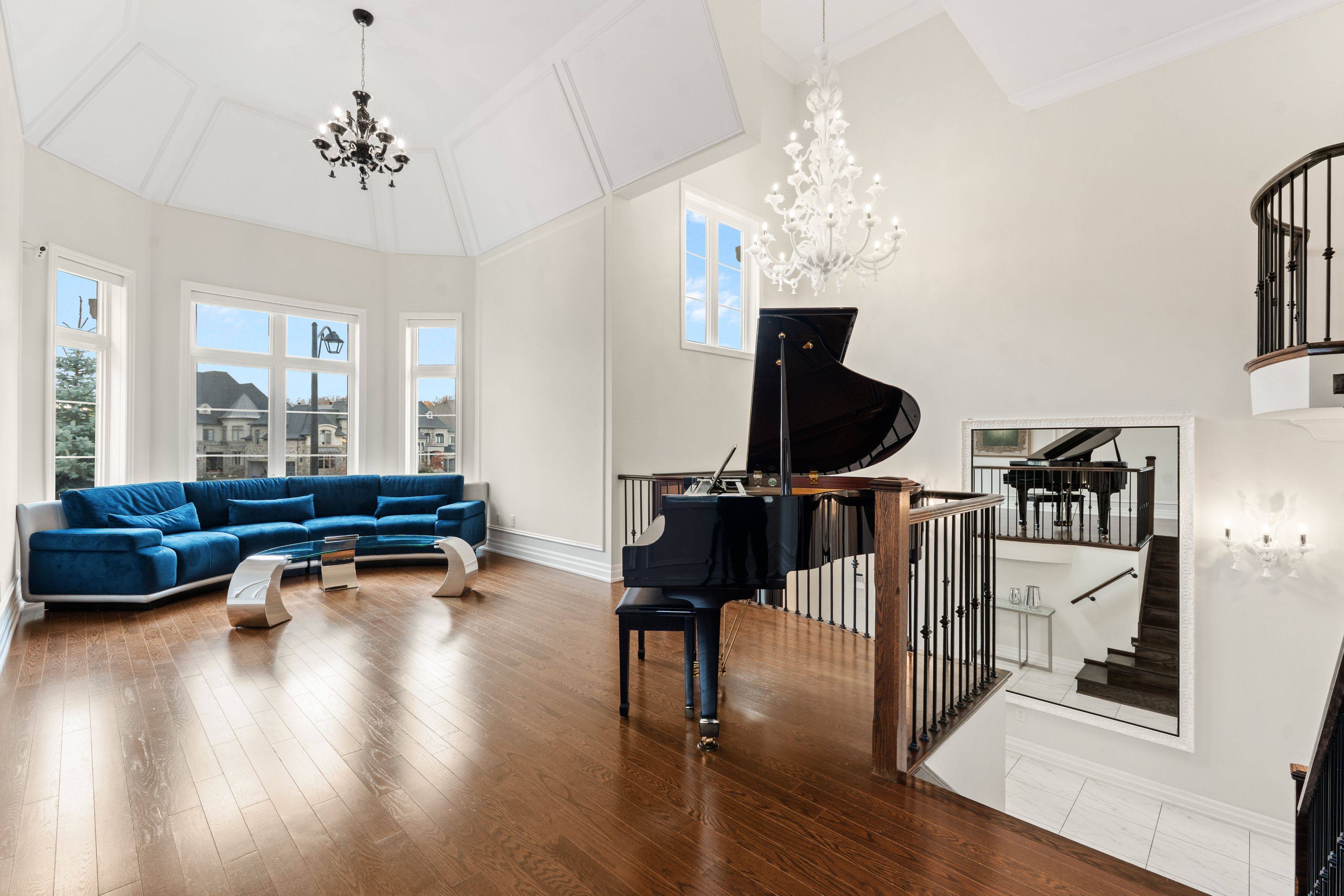 King, ON L7B 0N5,56 Ria CT