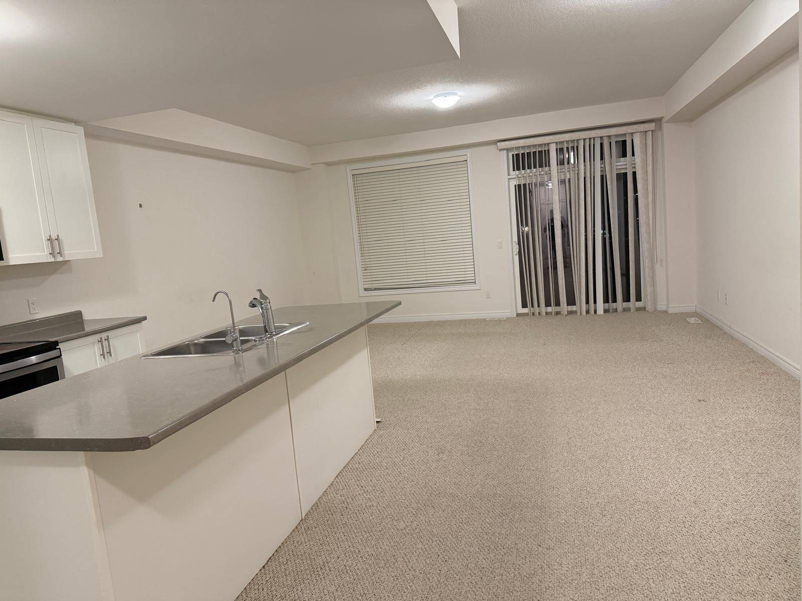 Brantford, ON N3T 0R6,77 Diana AVE #4