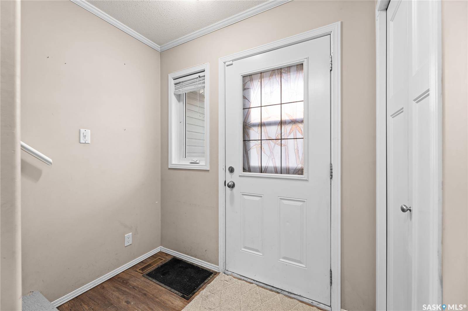 Saskatoon, SK S7M 3Y7,715 Hart ROAD #304