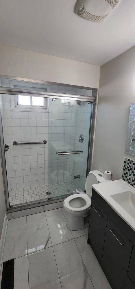 Brampton, ON L6V 2H2,23 Gable DR