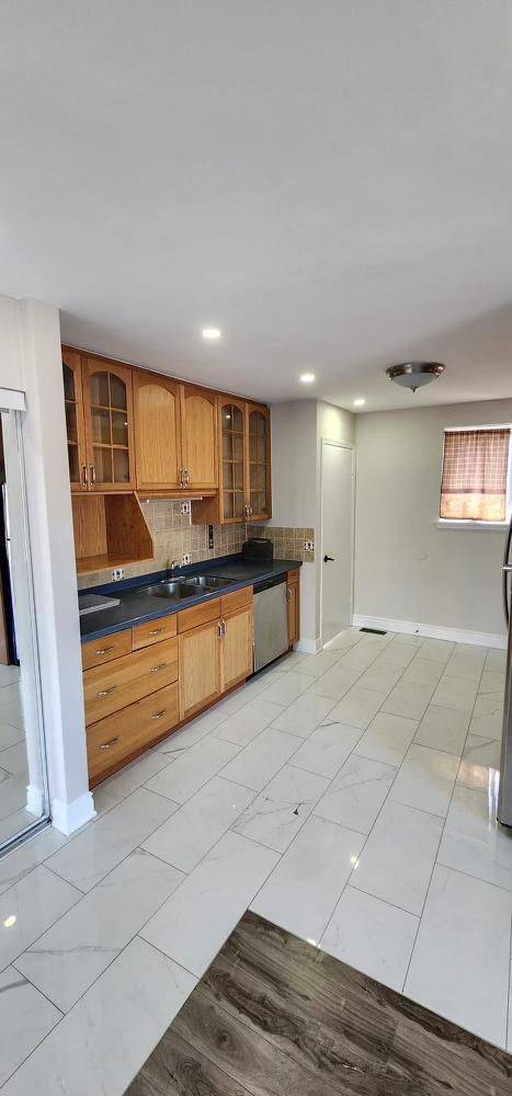 Brampton, ON L6V 2H2,23 Gable DR