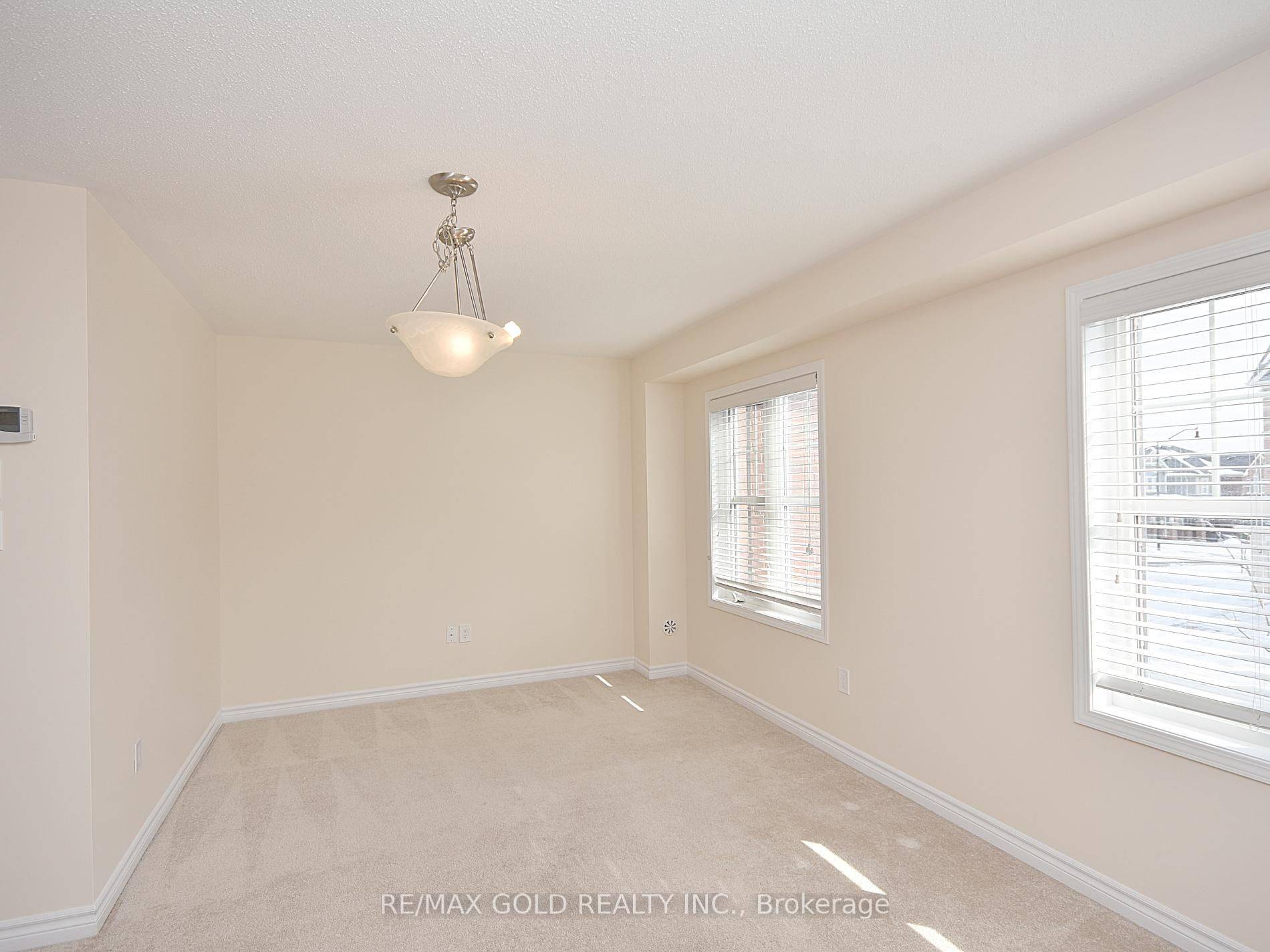 Brampton, ON L7A 4P2,75 Metro CRES