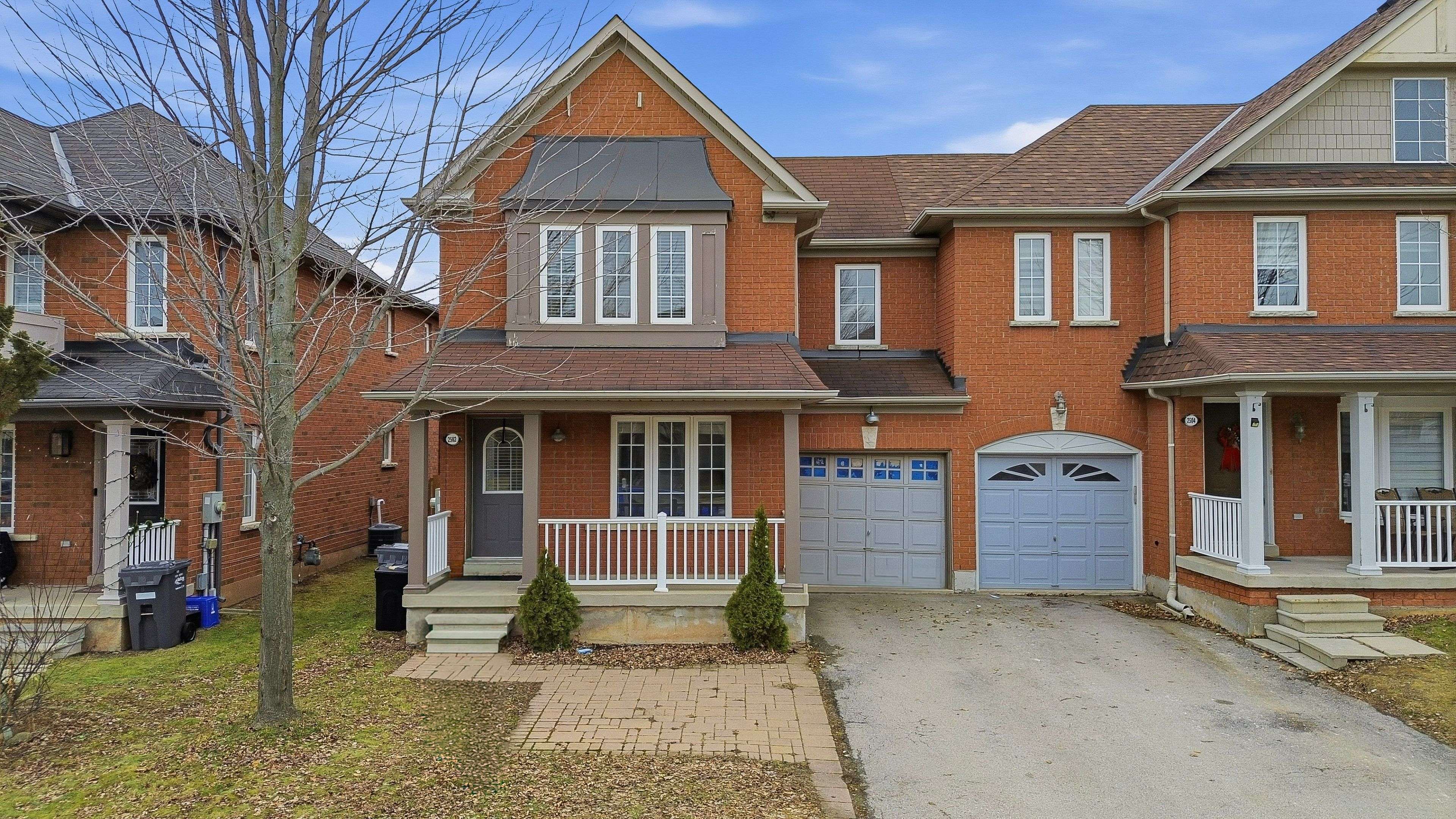 Oakville, ON L6M 5A8,2502 Postmaster DR