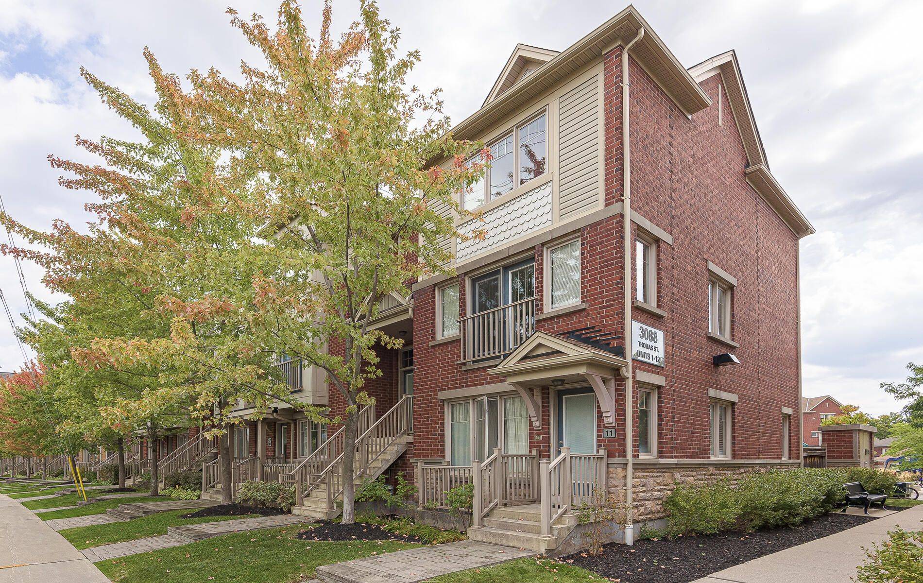 Mississauga, ON L5M 0T2,3088 Thomas ST #8