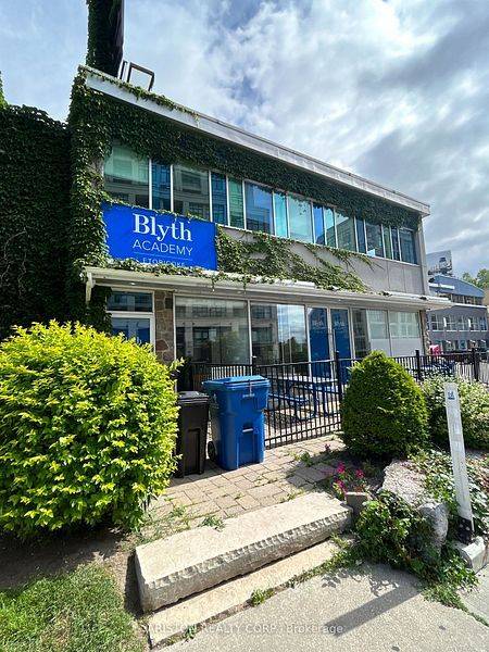 Toronto W01, ON M6S 1R6,2489 Bloor ST W #Main Floor & Second Floor