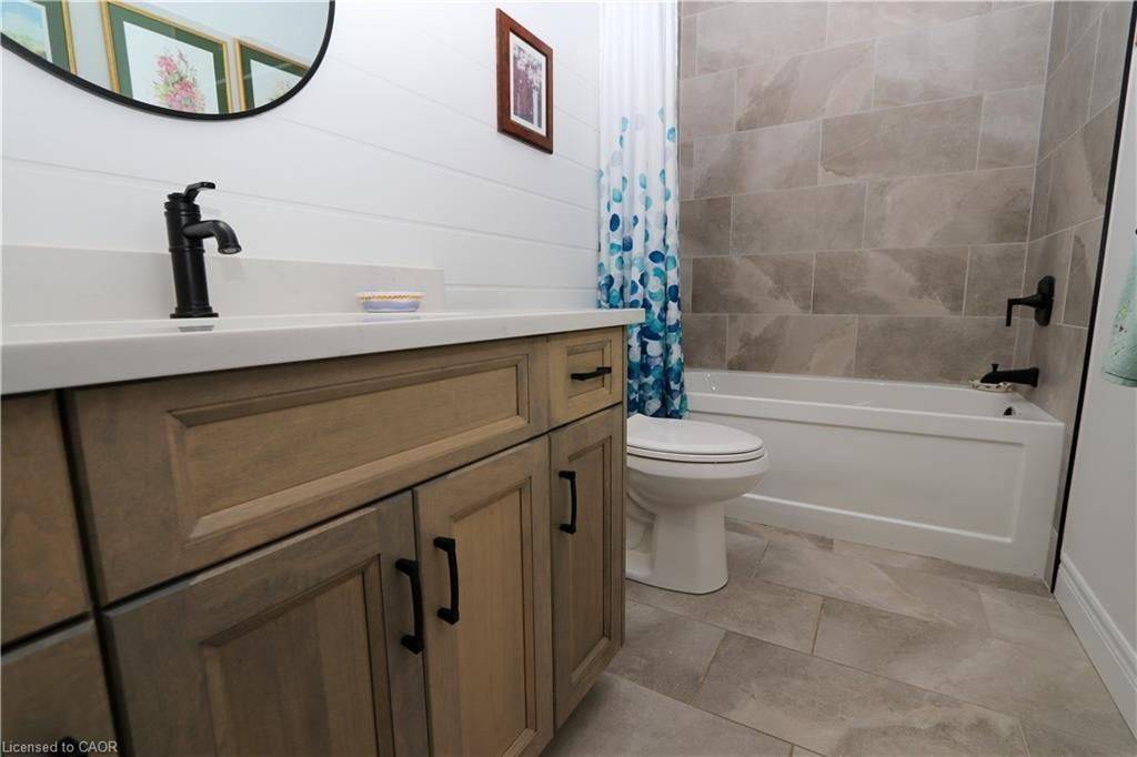 Brantford, ON N3R 4S4,87A Abigail AVE