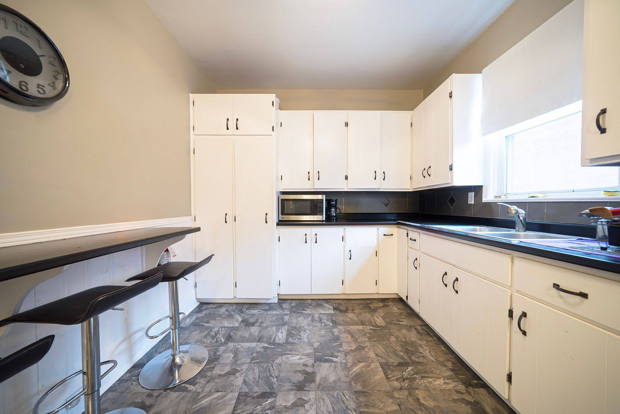 Brantford, ON N3S 5R2,162 Murray ST