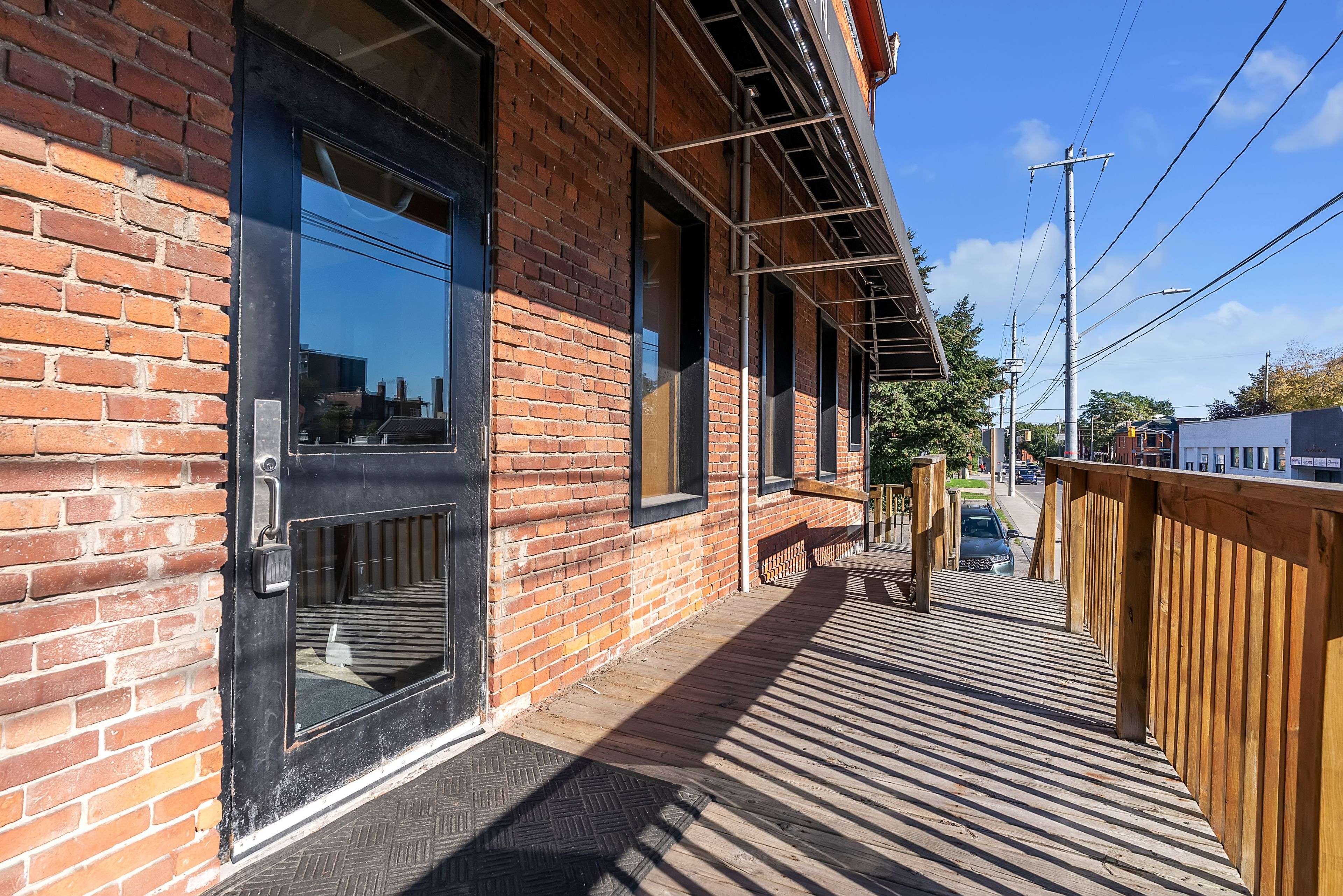 Hamilton, ON L8R 1M7,15 WELLINGTON ST N #B2