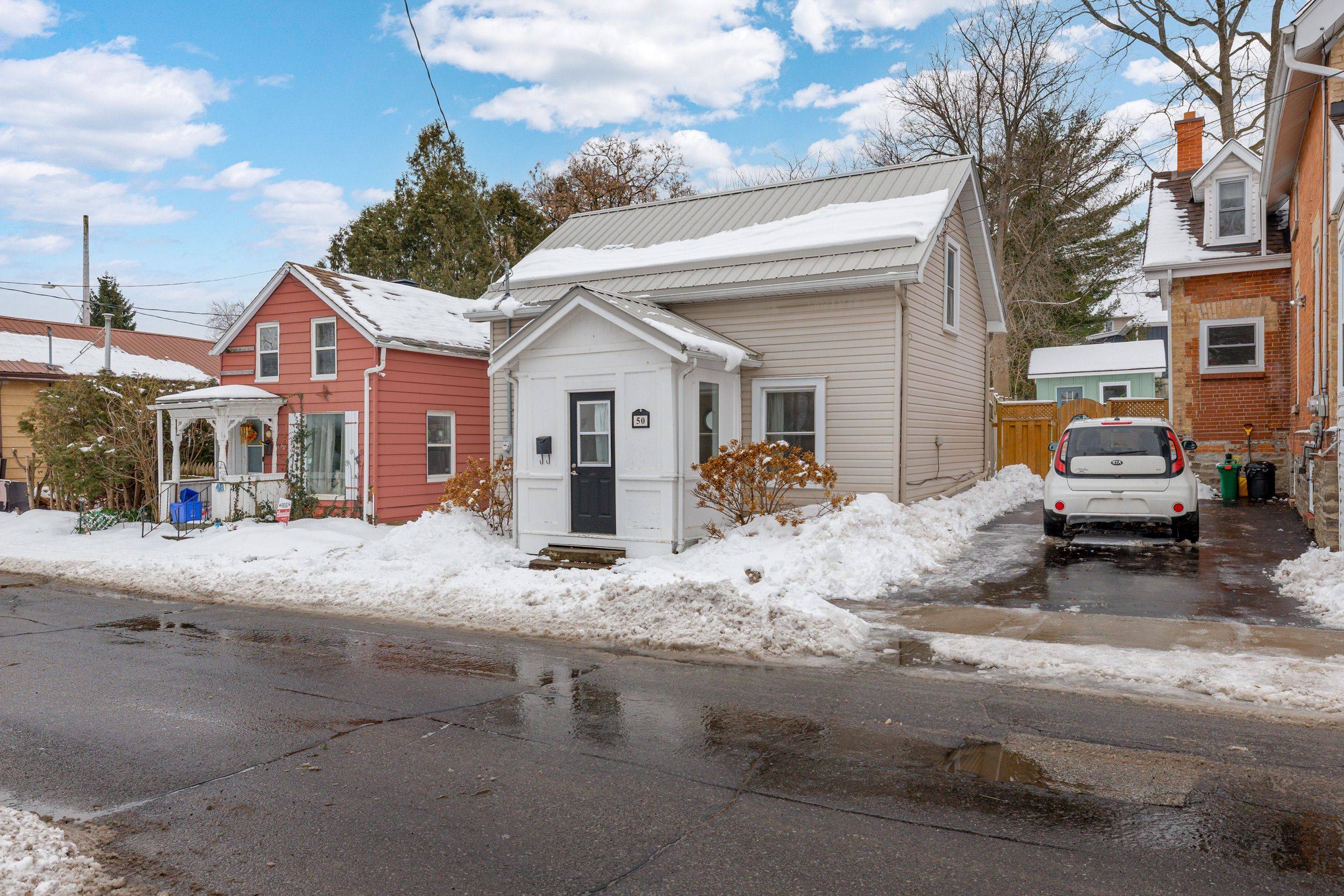 Brockville, ON K6V 2R6,50 Bartholomew ST