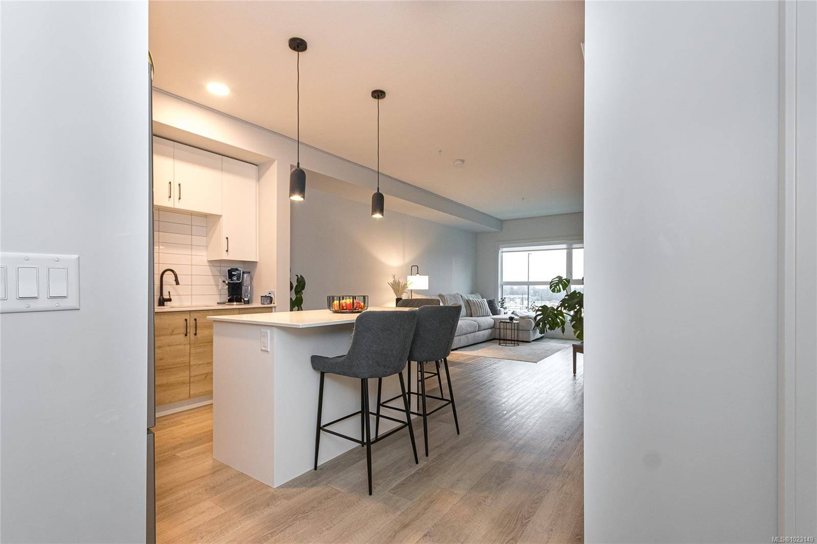 Langford, BC V9B 6R1,2465 Gateway Rd #204