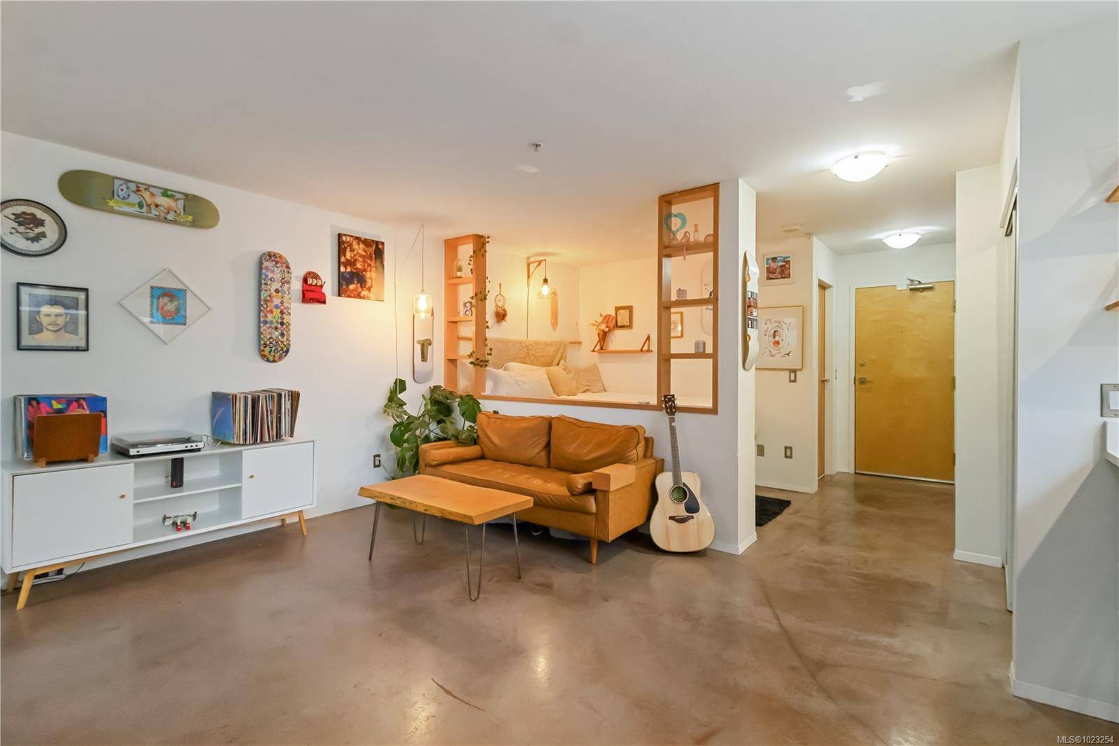 Victoria, BC V8V 3N4,932 Johnson St #301