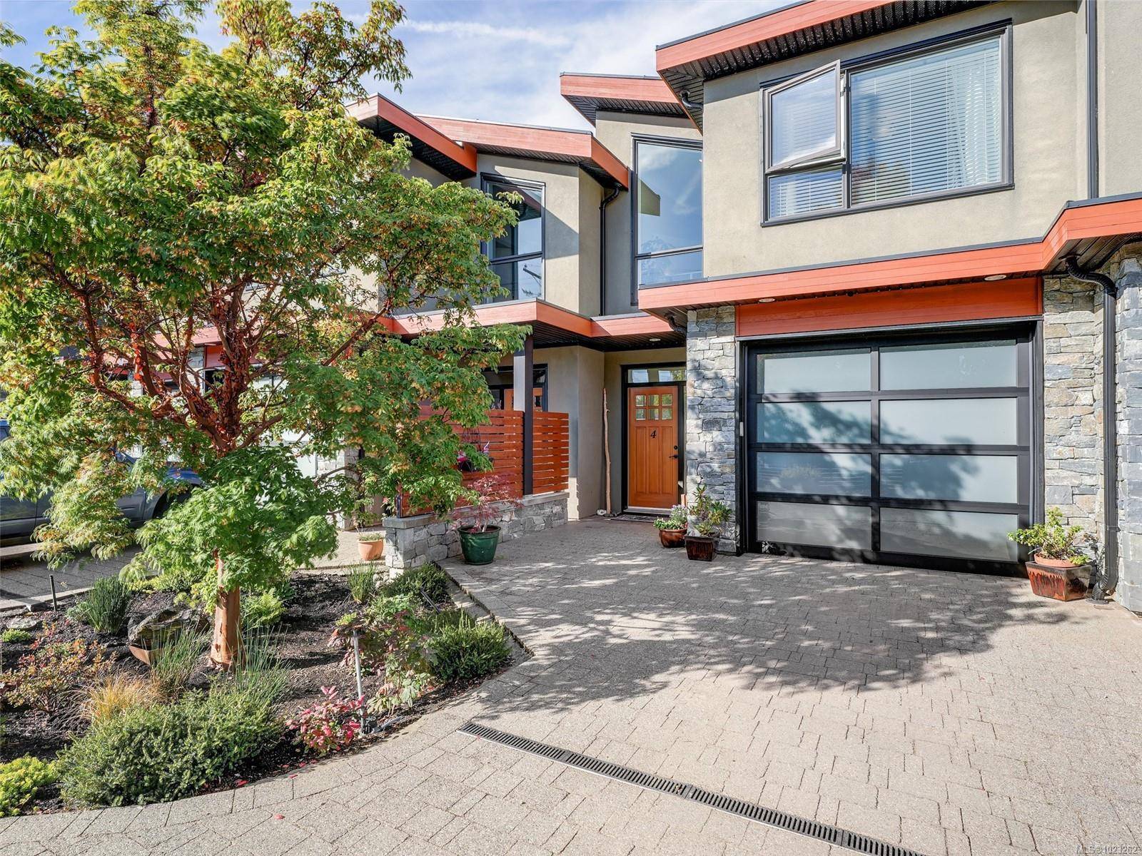 Sidney, BC V8L 2B5,2350 Henry Ave #4