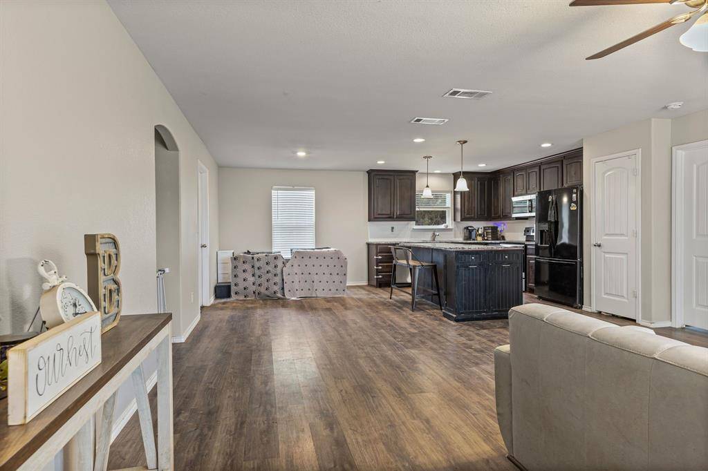 Springtown, TX 76082,396 Wild Hill Oak Drive