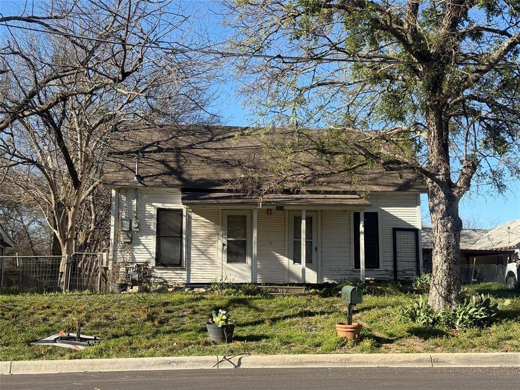 Weatherford, TX 76086,313 Throckmorton Street