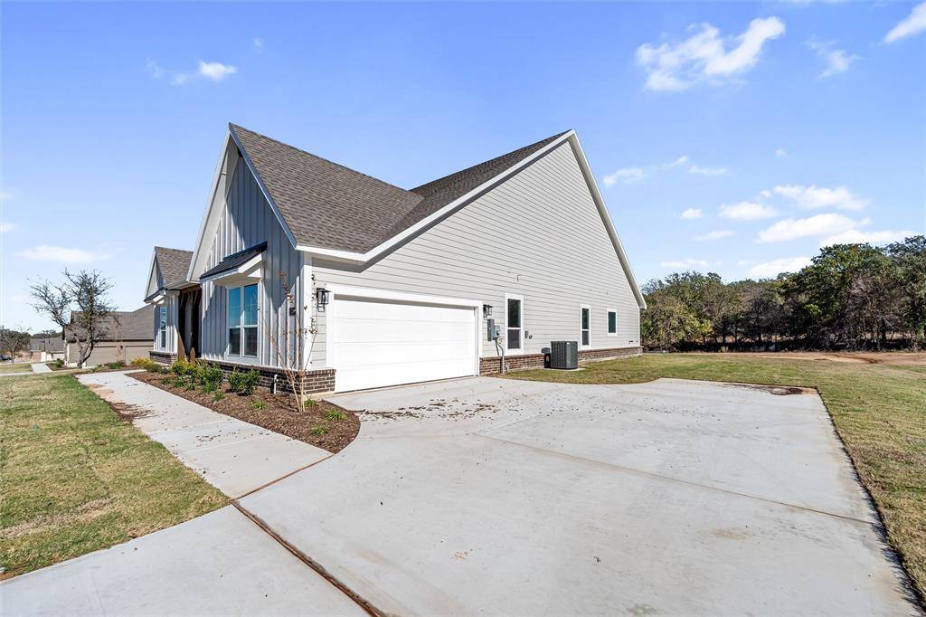 Springtown, TX 76082,136 Oak Grove Way