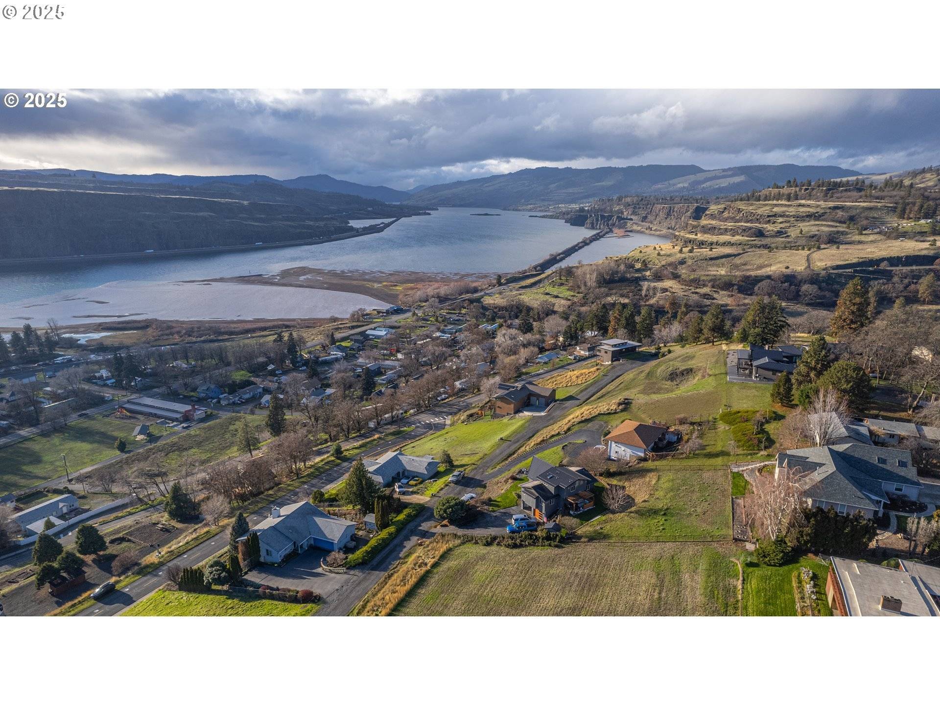 Lyle, WA 98635,421 RIVER VIEW DR