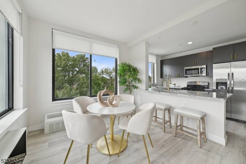 East Orange City, NJ 07018,45 S Grove St #319