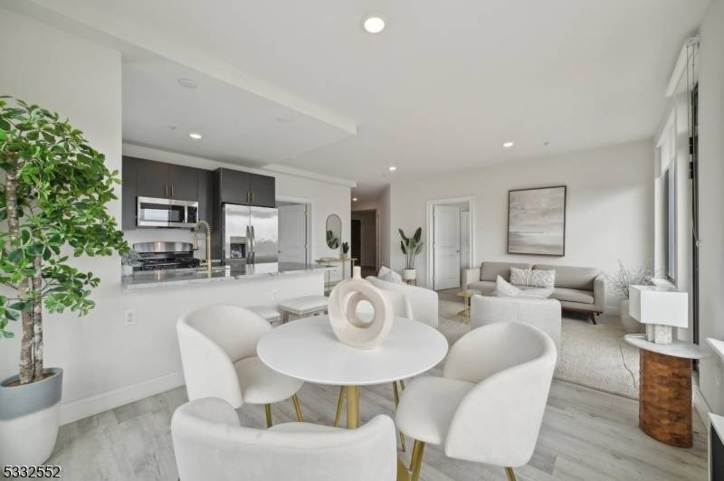 East Orange City, NJ 07018,45 S Grove St #319