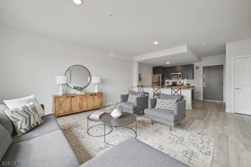 East Orange City, NJ 07018,45 S Grove St #305