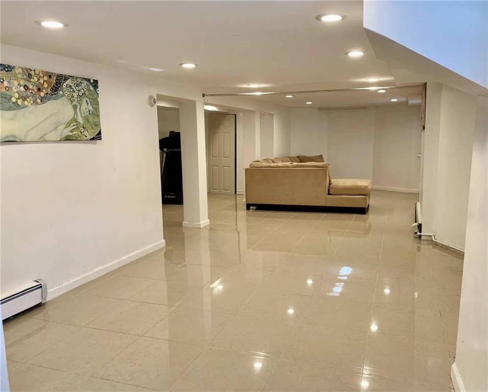 Staten  Island, NY 10304,31-35 Norwood AVE #1B