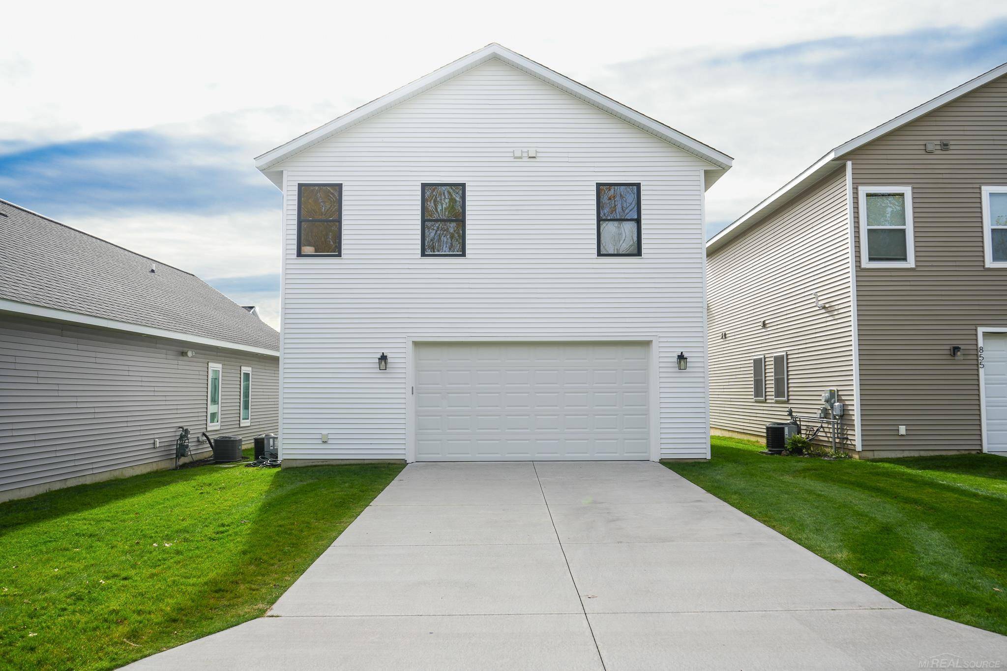 Holland, MI 49423,857 Winchester ST