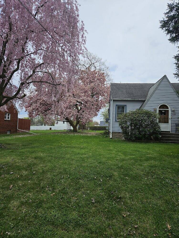 Jackson, MI 49202,735 Royal DR