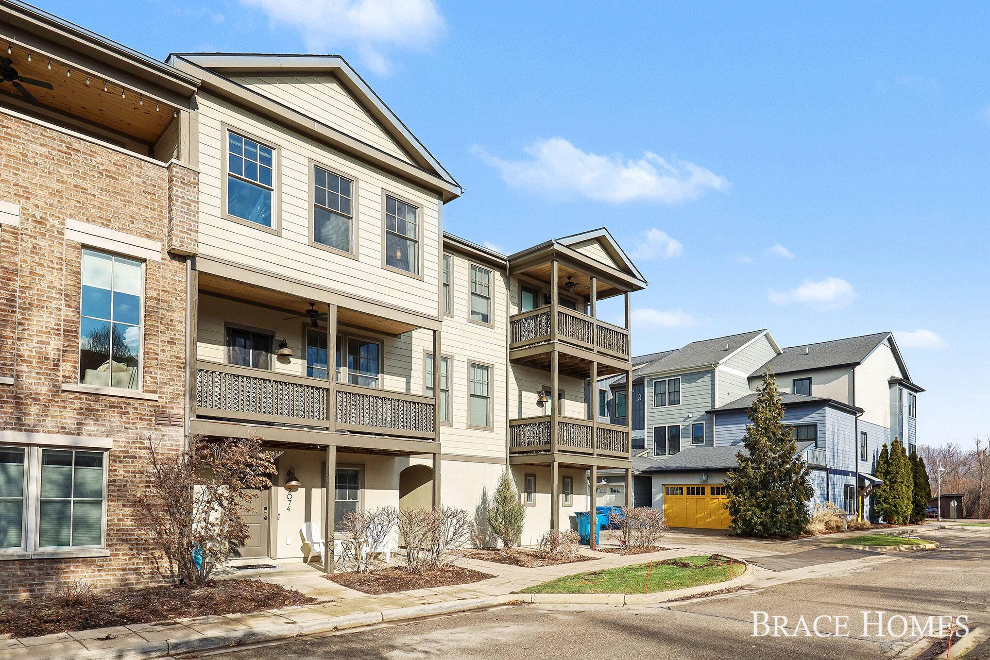 Grand Rapids, MI 49525,2074 Celadon DR NE