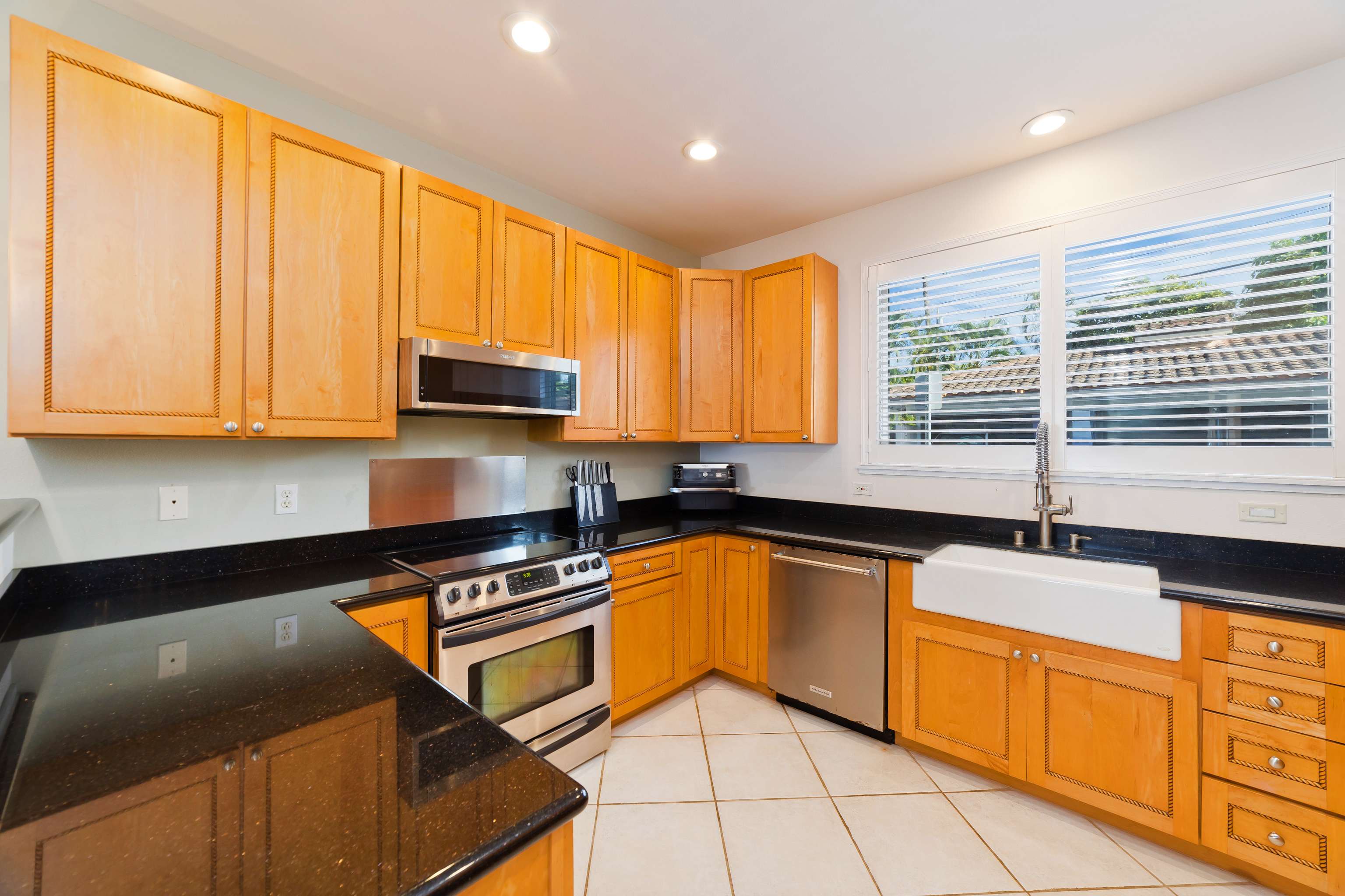 Kailua-kona, HI 96740,75-346 HUALALAI RD #A206