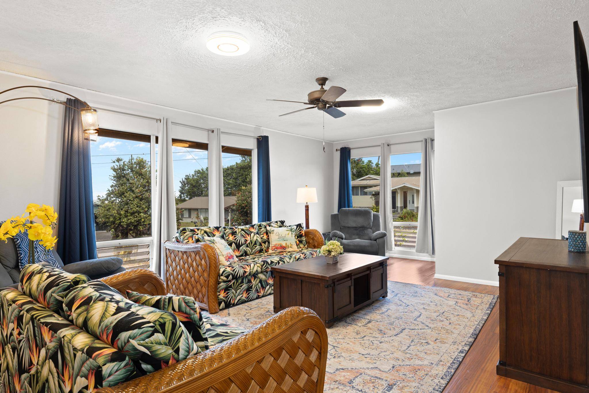 Hilo, HI 96720,1646 ONEAWA PL