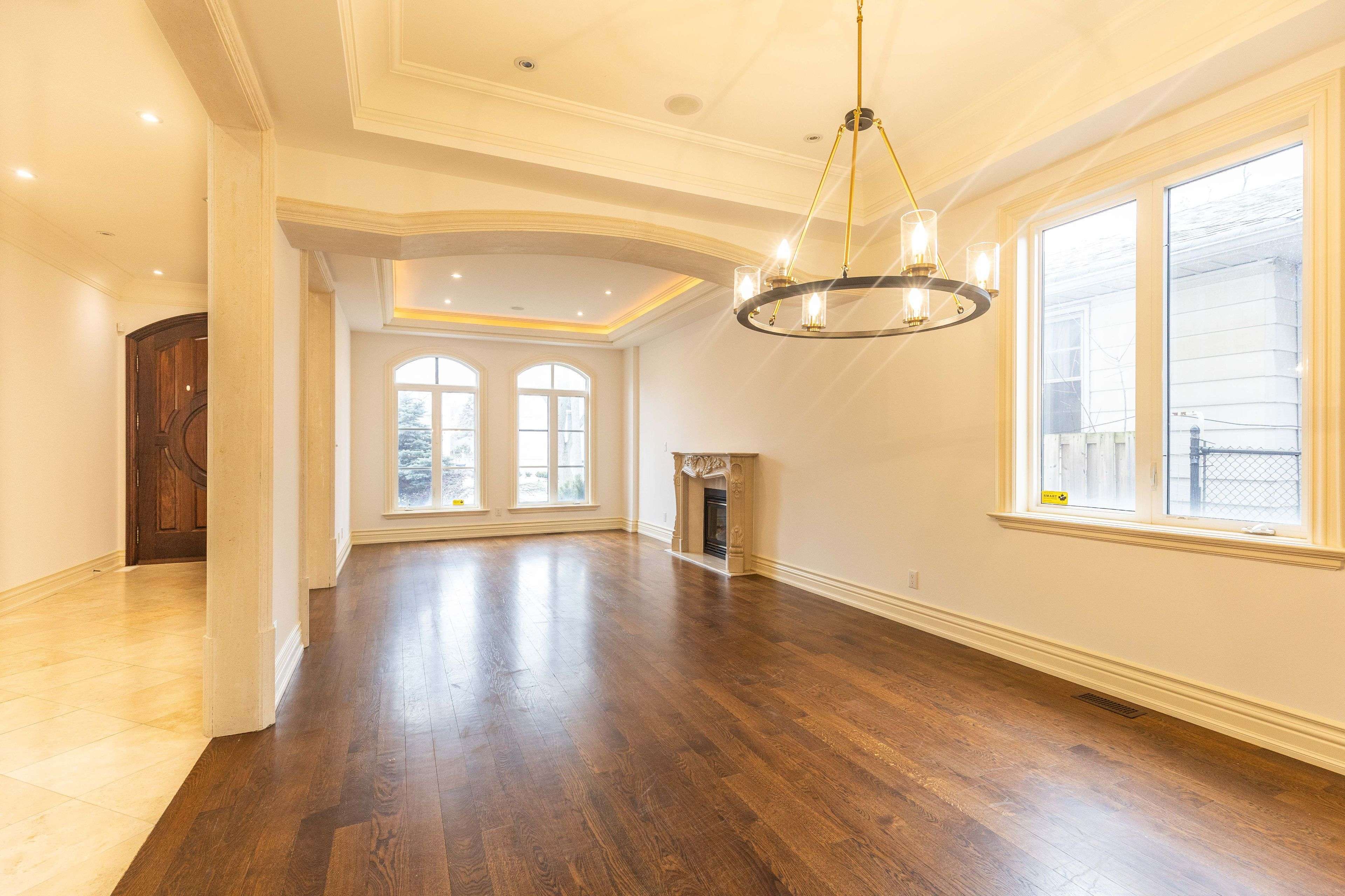 Toronto C14, ON M2N 3P6,330 Hillcrest AVE