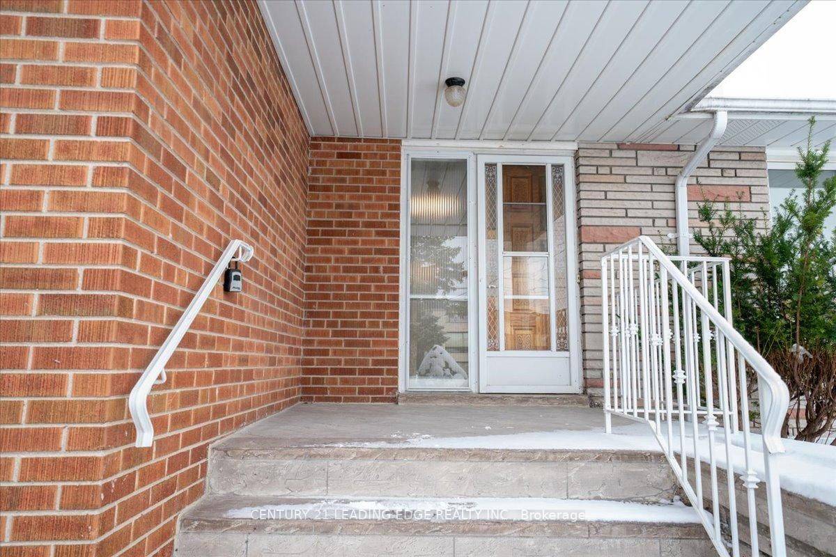 Toronto C13, ON M4A 1R9,57 Anewen DR #Main