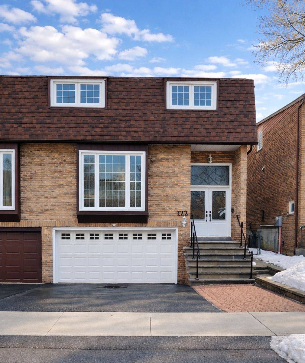Toronto C07, ON M2R 3P1,122 Dollery CT