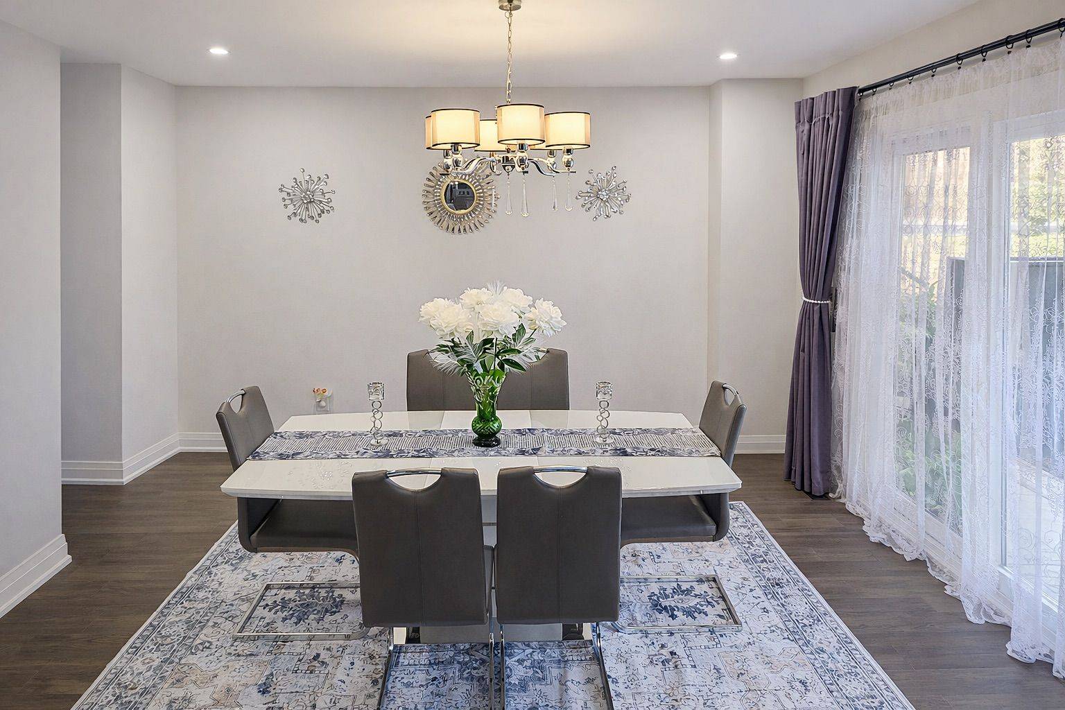 Toronto C07, ON M2R 3P1,122 Dollery CT