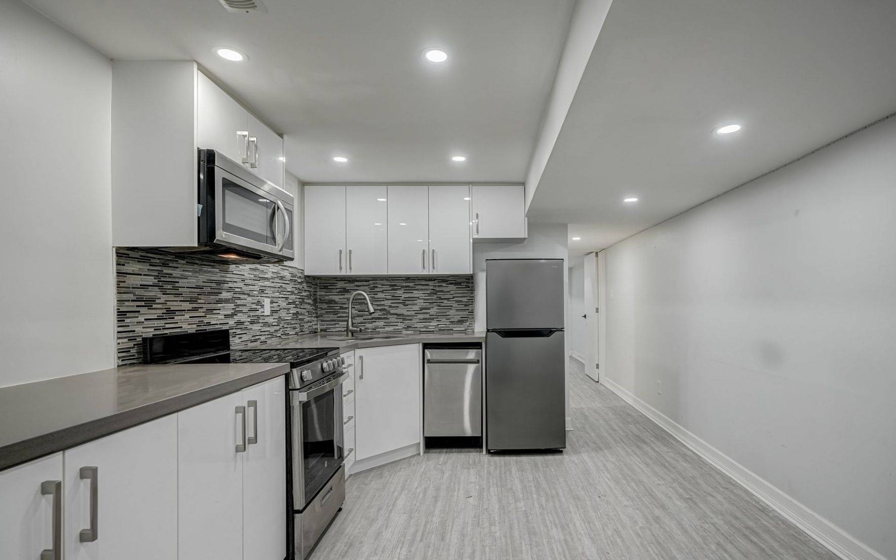 Toronto C01, ON M6K 2M4,260 Lisgar ST #L2