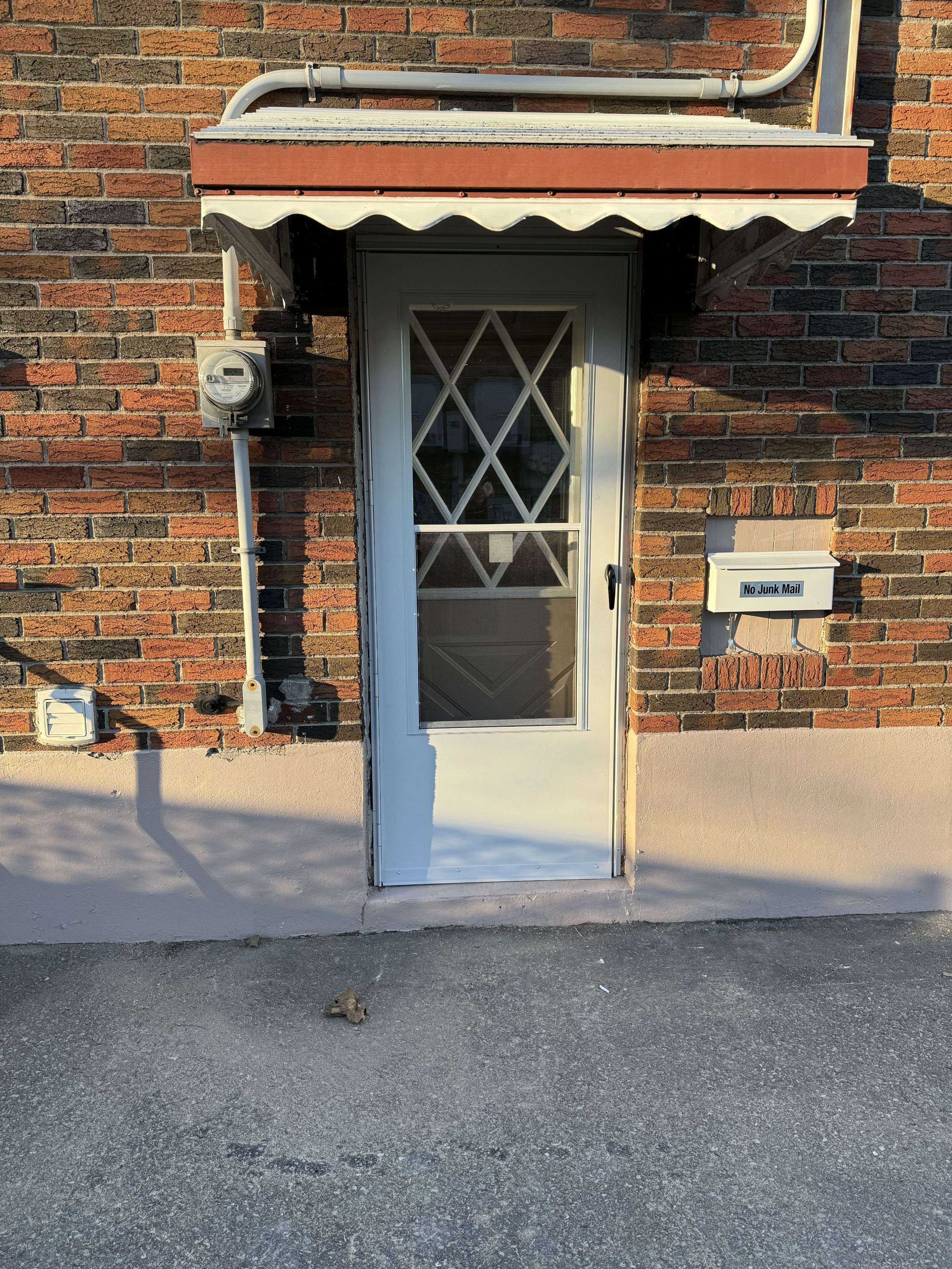 Oshawa, ON L1H 6B3,352 Highland AVE #Bsmt