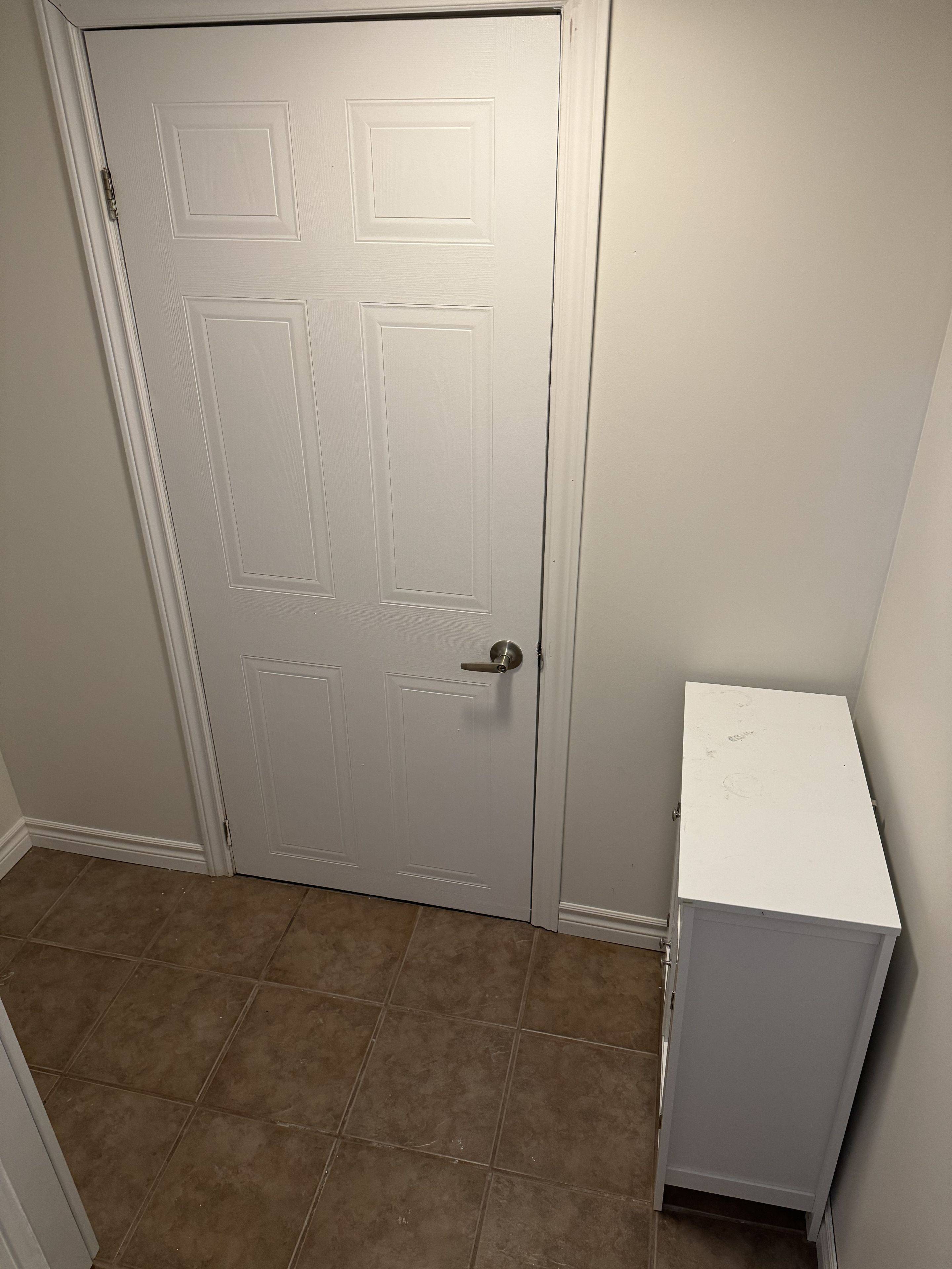 Oshawa, ON L1H 6B3,352 Highland AVE #Bsmt