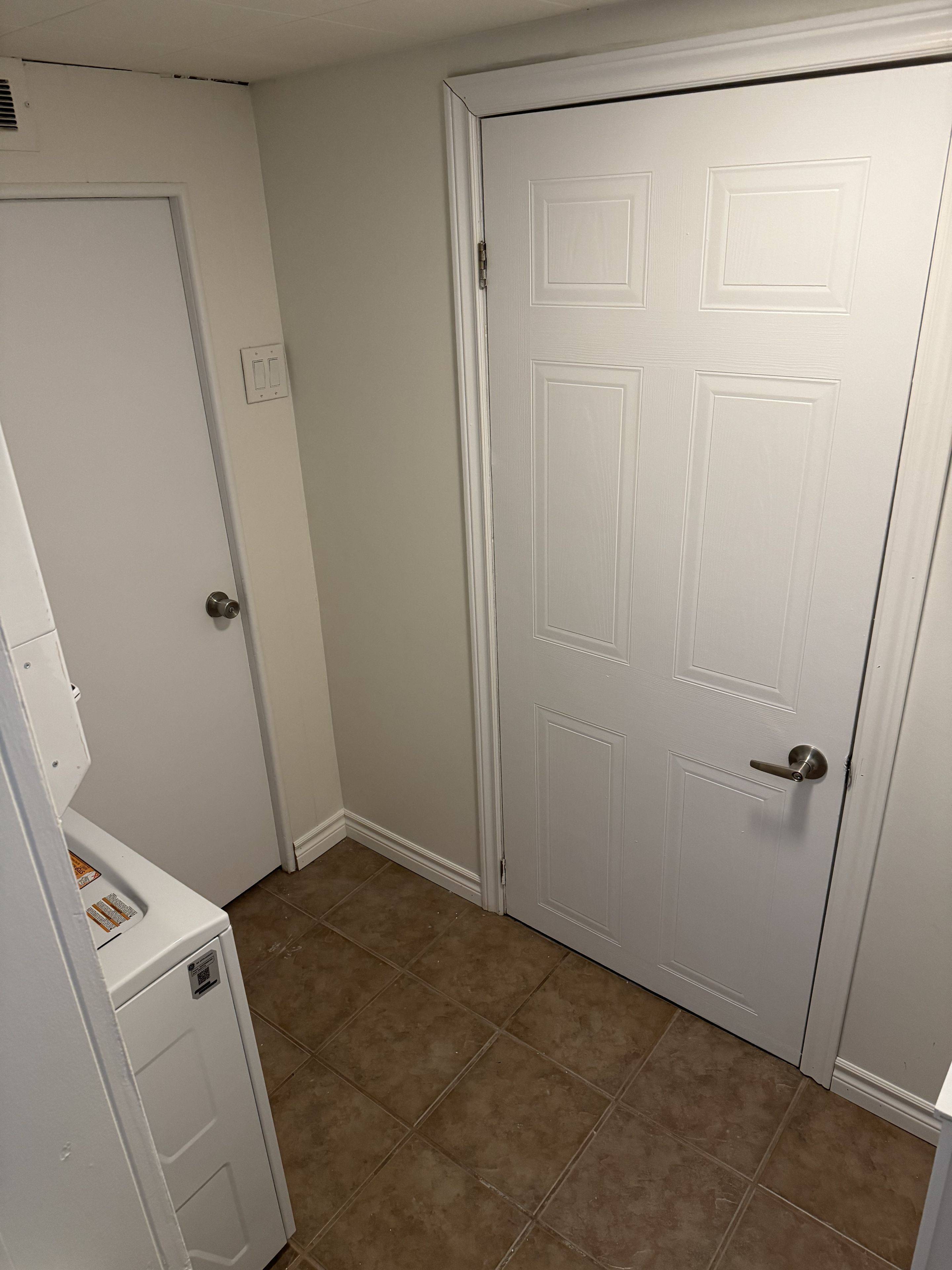 Oshawa, ON L1H 6B3,352 Highland AVE #Bsmt