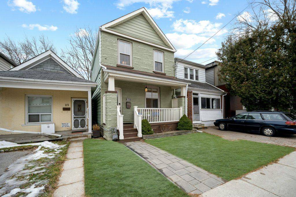 Toronto E03, ON M4J 1Y1,21 Queensdale AVE